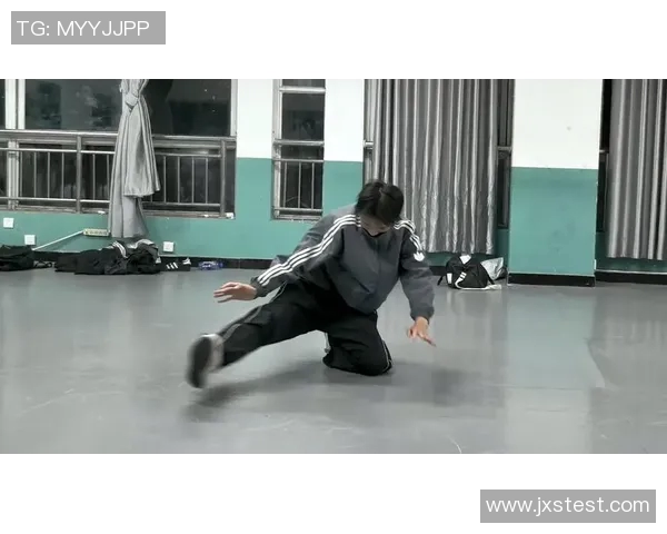 重庆街舞队比赛经验的变革与热议引发的街舞文化新潮流 重庆街舞队比赛经验的变革与热议引发的街舞文化新潮流