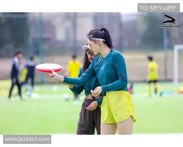 飞盘运动热潮席卷北京飞盘队意识变革引发广泛关注与讨论 飞盘运动热潮席卷北京飞盘队意识变革引发广泛关注与讨论