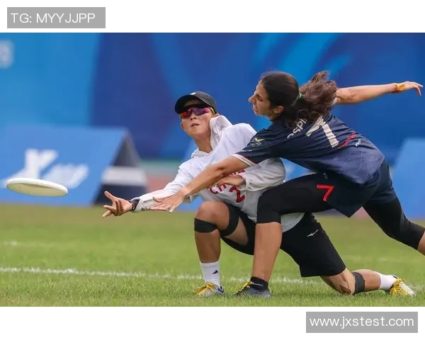 飞盘之舞:深入广州飞盘队的默契配合与战术解析 飞盘之舞:深入广州飞盘队的默契配合与战术解析