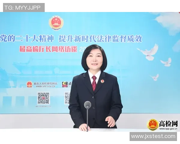 黄芳专访：从职业选手到游戏解说的英雄联盟成长之路