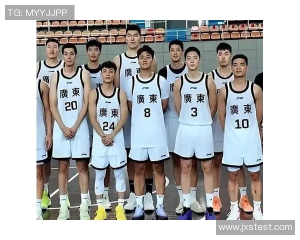 任骏飞领衔球队奋勇争先展现篮球风采助力赛季辉煌成就