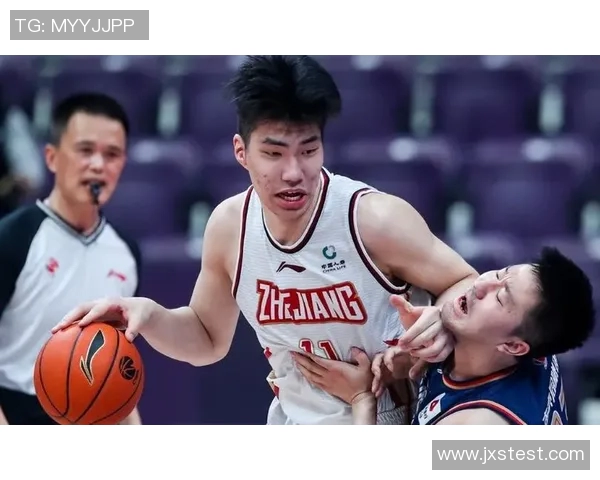 余嘉豪的成长之路与未来展望：从青涩少年到篮球新星的蜕变与追求