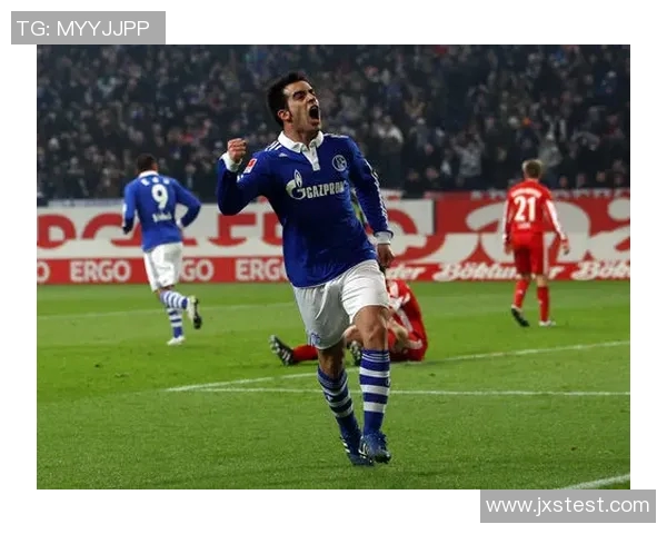 克罗斯：从足球天才到战术大师的蜕变之路与未来展望