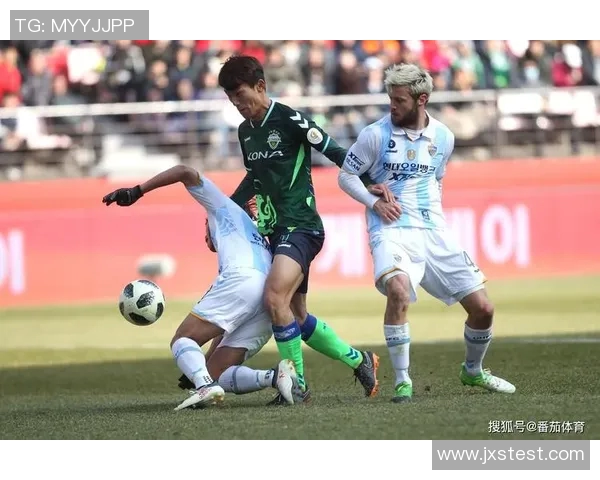 全北现代与上海上演精彩对决谁将赢得这场亚洲足球盛宴 全北现代与上海上演精彩对决谁将赢得这场亚洲足球盛宴