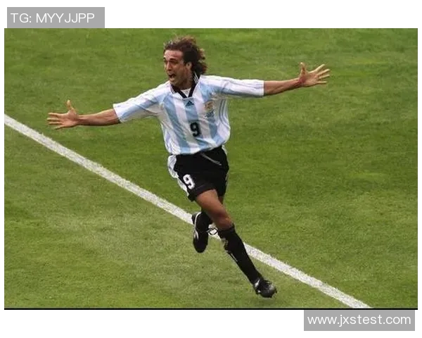 凯恩的传奇之路：从草根球员到世界足球巨星的成长历程