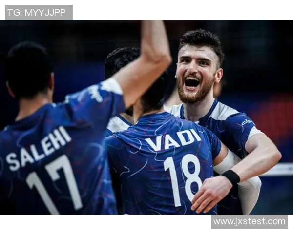 埃尔切主场迎战加的斯双方争夺关键三分的激烈对决 埃尔切主场迎战加的斯双方争夺关键三分的激烈对决