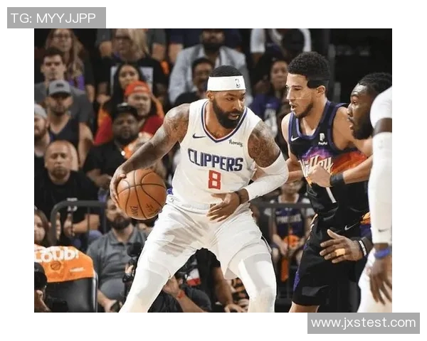 考辛斯与莫里斯的对决分析:谁能在赛场上笑到最后 考辛斯与莫里斯的对决分析:谁能在赛场上笑到最后