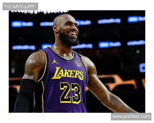 詹姆斯:篮球传奇背后的奋斗故事与荣耀时刻 詹姆斯:篮球传奇背后的奋斗故事与荣耀时刻