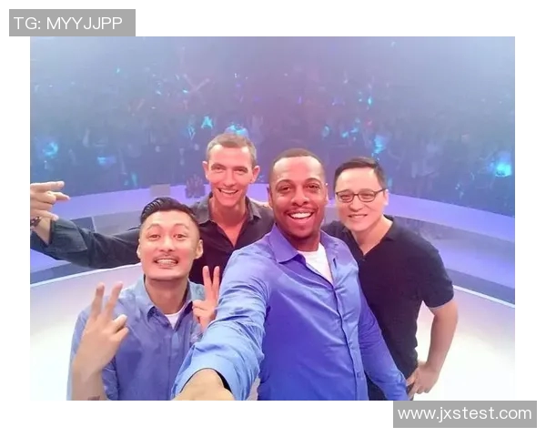 重庆篮球队的团队协作揭秘:巨星背后的默契与拼搏精神 重庆篮球队的团队协作揭秘:巨星背后的默契与拼搏精神