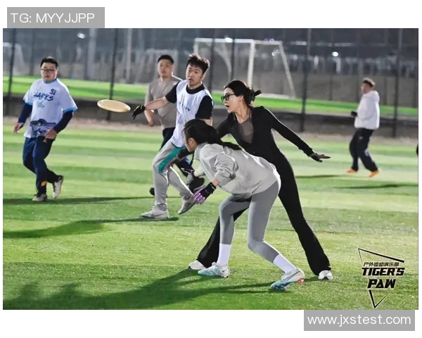 飞盘竞技的魅力：深入分析杭州飞盘队员的个人技能与团队协作