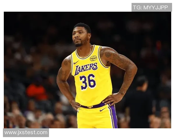 马库斯斯马特的篮球之路与精神力量的完美结合 马库斯斯马特的篮球之路与精神力量的完美结合